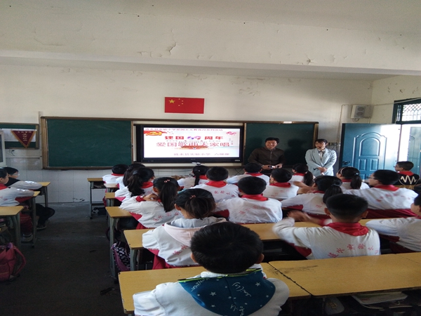 红歌飞扬 照亮青春--涟水县实验小学举行爱国