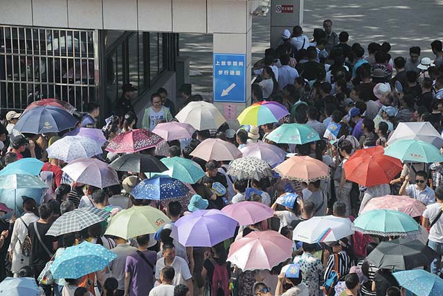 济南小升初竞争激烈,万人争千个名额_中国江苏