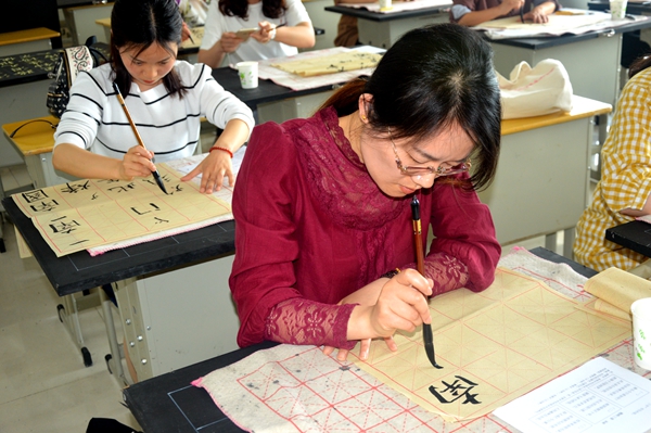 如东县洋口港实验学校举行青年教师"三字一话"比赛活动